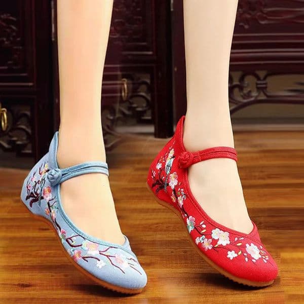 Womens Cheongsam Shoes Low Heel Single Retro Mercerized Satin Chinese Elements Flat Embroidery Hanfu 241122