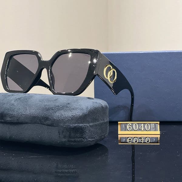 Designer Sunglasses Classic Sunglass Women Polarized Sunglass Full Frame Eyeglasses Goggle Daily Adumbral Luxury Goggles Fashion Eyeglass Beach Glasses