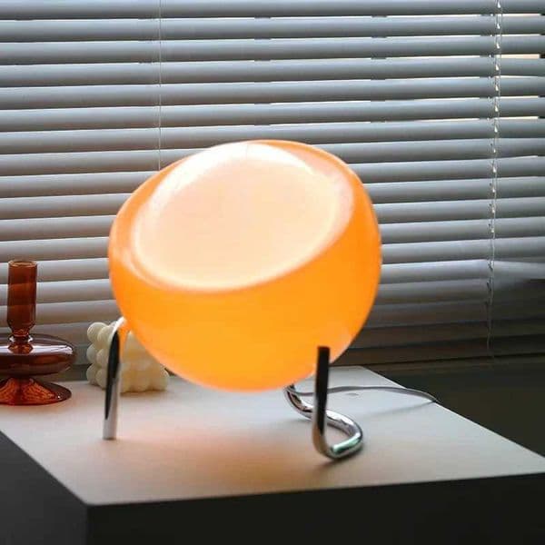 Bauhaus Medieval Indoor Desk Lamp Bedroom Living Room Glass Creative Decorative Desk Lamp Nordic LED Retro Night Light X241122
