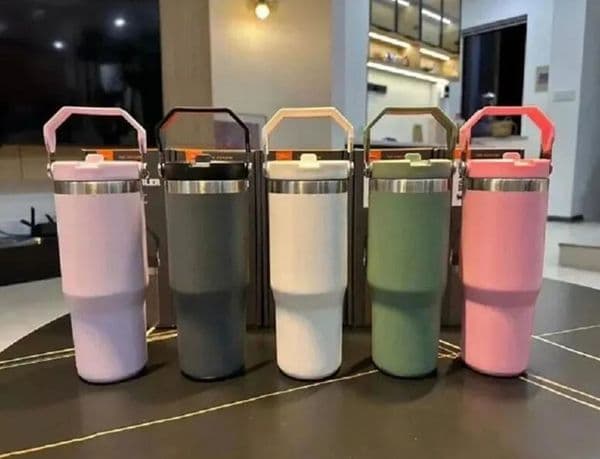 US STOCK Cobranded Water Bottles 30oz Heat Preservation Stainless Steel Tumblers With Handle Outdoor Large Capacity Car Mugs Leakproof Flip Cups