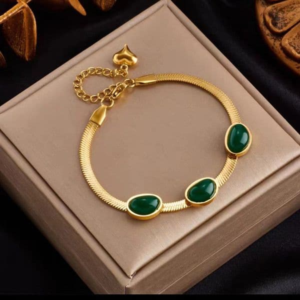 Women's green oval bracelet fashion fresh collarbone temperament necklace