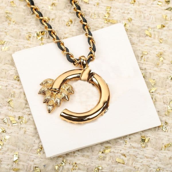2026 Top quality charm pendant necklace with diamond and black genuine leather in 18k gold plated have stamp box PS6775