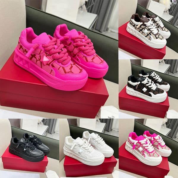 Designer Sneakers Ladies ONE ATUD Platform Trainers Fashion Classics Low-relief Maxi Stud Comfortable Nappa Shoes Men Catwalk Shoes