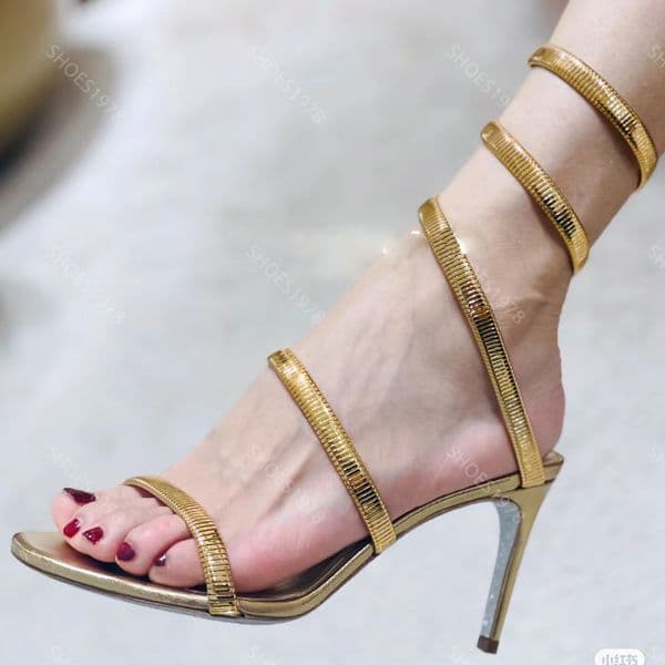Gold eur43 Sandals Designer shoes womens Stiletto heels Crystal Rhinestone twining foot ring 10CM high heeled narrow band Designers Sandal