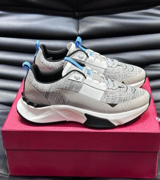 Italy Brand True Act Low-top Men Sneaker Shoes Mesh Fabric Trainers with Studs High Quality Platform Sole Casual Walking EU38-46
