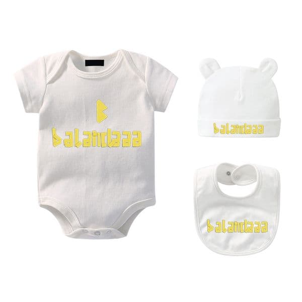 Fashion New Born Baby Suit Bodysuit 3pc Sets Designer Kids Jumpsuits Baby Rompers For Boys Girls Luxury Casual Clothing Outfit Bib Hat