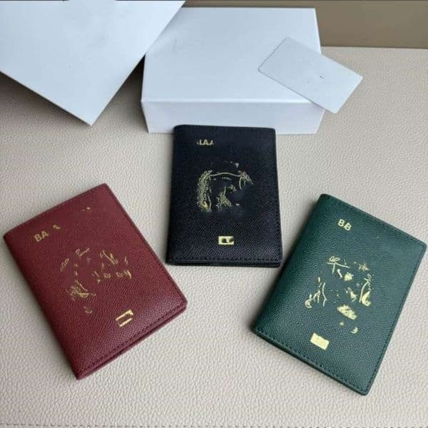wholesale real Leather designer Passport Cover Travel Document ID Credit Card Holder Case Wallet for Italy Men Women with box
