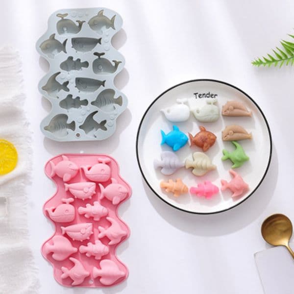 12 Hole Marine Fish Silicone Chocolate Mold Mix Animal Candy Biscuit Jelly Ice Cube Mould Cake Decor Soap Candle Baking Set Gift