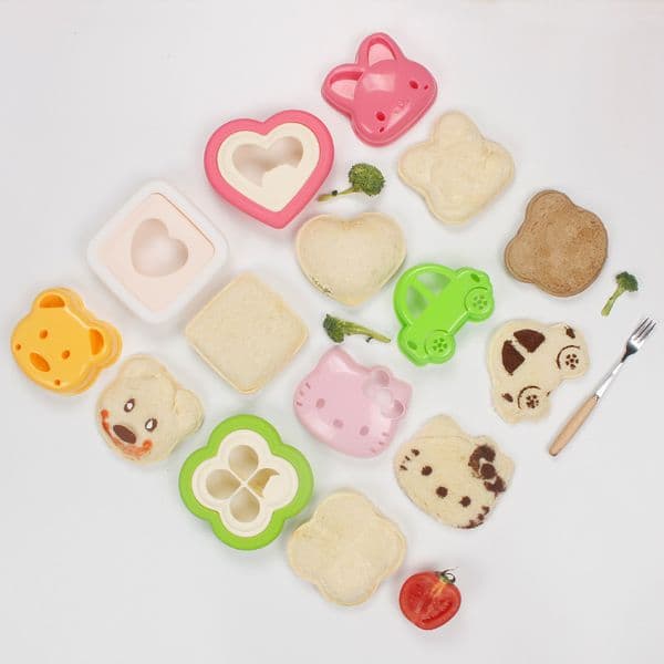 Cute Sandwich Cutter and Sealer for Children Kids DIY Bear Heart Shaped Food Bread Toast Mold Bento Lunch Accessories