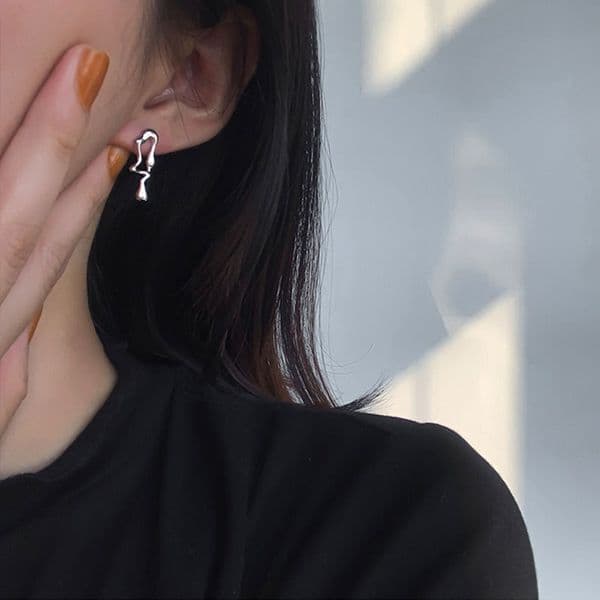 VENTFILLE 925 Sterling Silver Asymmetric Lava Earrings Women's Premium Hip Hop Earrings Niche Light Luxury Personality