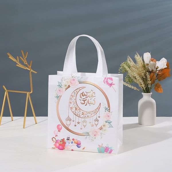 4pcs Eid Mubarak Nonwoven Fabric Gift Bags Muslim Islamic Festival Party Cookie Candy Packaging Box Ramadan Kareem Favors Supply