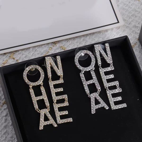 Luxury designer Dangle Chandelier Earrings Diamond lettering pendant earrings Gold silver optional for women's back party birthday gift jewelry