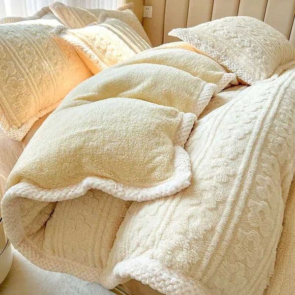 Winter Warm Velvet Bedding Plush Four Piece Bedding Comfortable Set Solid Couple Bedding M241005