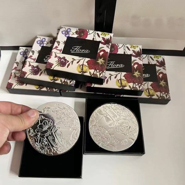 Designer Compact Women Fashion Gold Sliver Travel Makeup Smooth DoubleSided Cosmetic Portable Folding Mirror