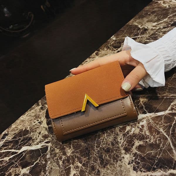 2025 New Outdoor Style Luxury Free Delivery Designer Bag V Fashionable Short Korean Cute And Fresh Women's Color Blocked Three Fold Wallet