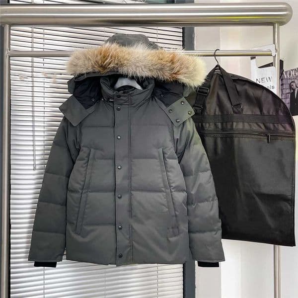 Mens Canada Coats Down Real Big Wolf Clothing Casual Classic High Quality Weste Winter Warm Outerwear Parka Puffer Designer Jackets 6D2