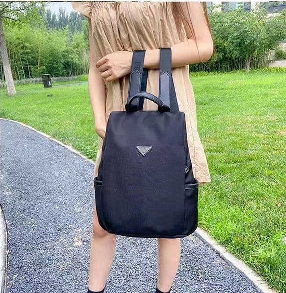 New anti-theft backpack black nylon female leisure luxury designer bag fashion Joker large capacity ladies backpack.