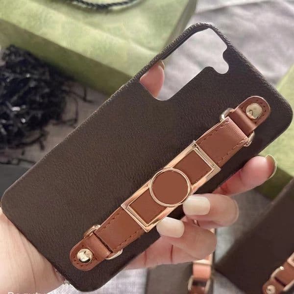Wristband Designer Phone Case for Samsung Galaxy S25 S24 S23 S22 Plus S21 S20 Note 20 Ultra Luxury Leather Wrist Strap Velvet Lining Hardwares Back Cover Funda Coque 22