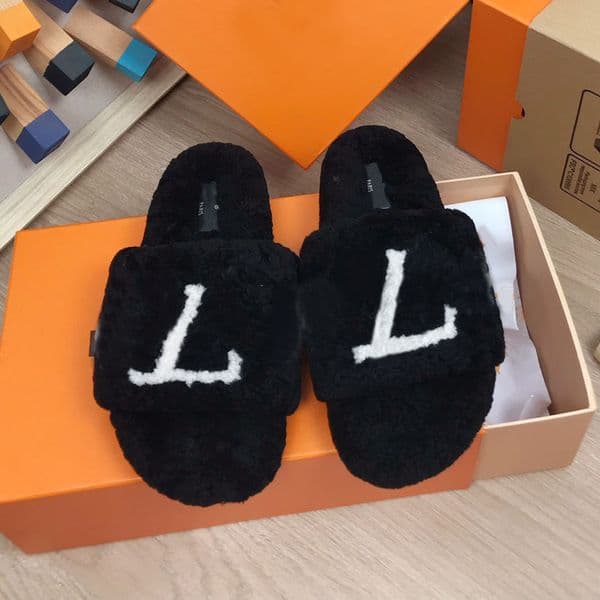 Luxury Slide Designer Fashion Women Wool Sandals Warm Comfort Slippers Woman Slipper Shoes Autumn Winter Slides Scuffs Sandal Size