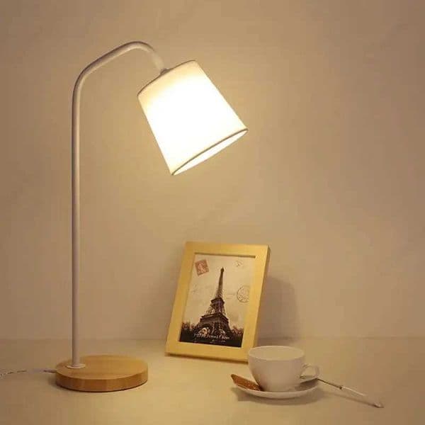 Wooden desk lamp Nordic art iron LED 5W fashionable eye protection dimming fabric desk lamp Living room home decoration X241021