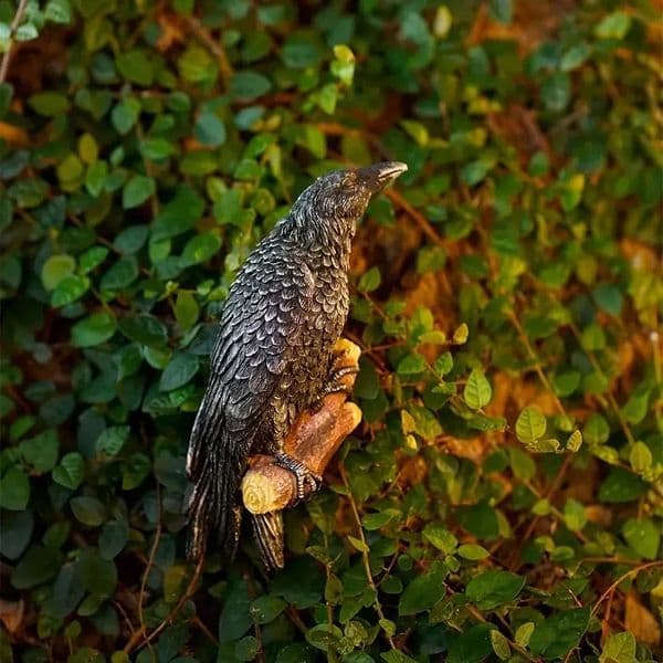 Fake Crow Resin Statue Bird Crow Sculpture Outdoor Crow Halloween Decoration Creative Garden Courtyard Animal Decoration 241021