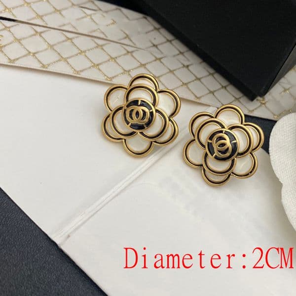 Letter Flower Never Fading Ear Stud Designer Earrings Real Gold Plated Brass Copper Stamp Earring Fashion Womens Elegance Wedding Party Jewelry Accessories