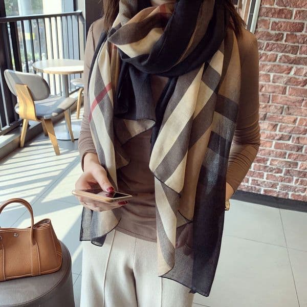 The Four Seasons 18572CM Scarves Fashion Design Satin Finish Shawl Womens carf silk scarf designer luxury scarf Popular Print Warm Luxury Brand Lrage Silk Scarf