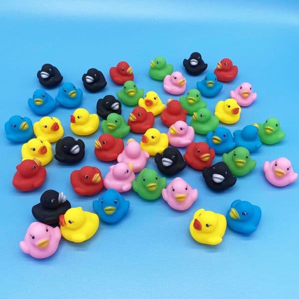 Bathing Ducks Animals Colorful Soft Float Squeeze Sound Squeaky Bath Toys Classic Rubber Duck Plastic Bathroom Swimming Toy Gifts B2