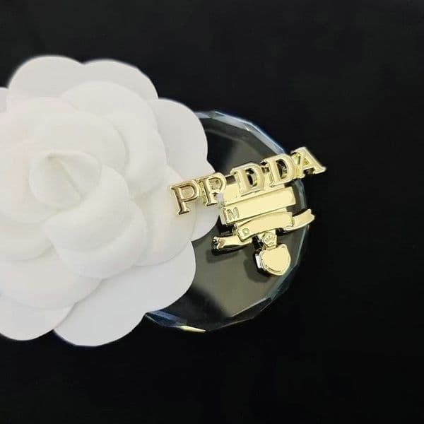 Luxury Women Designer Brand Letter Brooches Crystal Rhinestone Simple Jewelry Sweater Brooch Pearl Pin Wedding Party Accessories