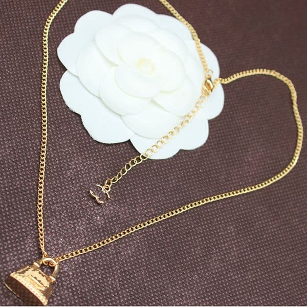 Necklaces 16Style Designer Letter Gold Plated Lock Pendant Sweater Necklace for Women Wedding Party High Quality Jewelry