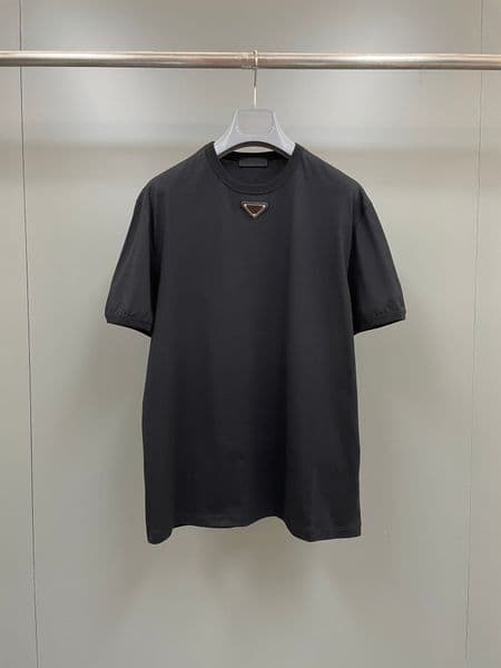 The latest summer mens casual black t shirt simple design cotton material European size loose version of the brand designer tshirt
