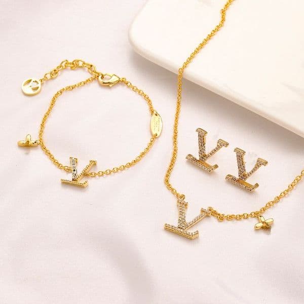 Womens Brand Earrings Designers Letter Ear Stud Bracelet Necklace 18K Gold Plated Crystal Geometric Earring for Wedding Party Jewerlry Accessories