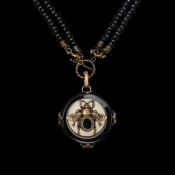 Pendant Necklaces i50 Europe Vintage insect Two kinds of method wear bee natural agate necklace