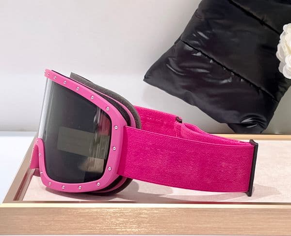 Fashion popular designer goggles glasses for women vintage studded avant-garde design outdoor ski protective eyewear in winter 100% UV protection come with case