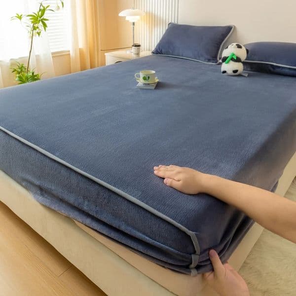 Milk Velvet Fitted Sheet Winter Warm Soft Bedding Mattress Thick Coral Velvet Sheet Covers Solid Color Elastic Bedspread YFA1883