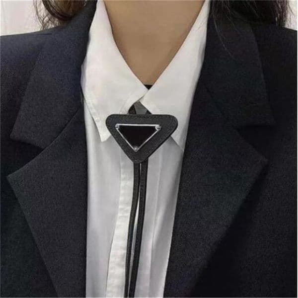 Ladies Luxury Designer Inverted Triangle Classic Business Scarf Tie Letter Suit Leather Necktie Ties Girl Party Fashion Accessories