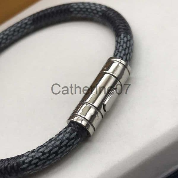 Bangle With BOX Fashion Designer Women Bracelets Men Grey Charm Delicate Invisible Luxury Jewelry New Magnetic Buckle Gold Leather Bracelet 1719CM Opti J230710