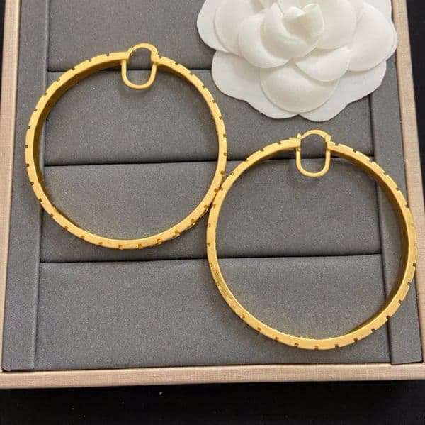 Designer Gold Circle Stud Earrings Luxury Letter V Fashion Jewelry Hoops