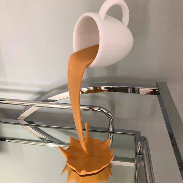 26ss Decorative Objects Figurines Floating Spilling Coffee Cup Sculpture Kitchen Decoration Spilling Magic Pouring Splash Creative Desktop Decor Home
