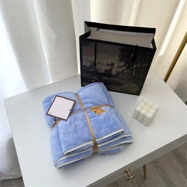2026 Designer Towel Convenient H Kitchen Sets Beach Towels Green Blue Letter Embroidery Washcloth Gift Coral Velvet Bath Absorbent 2Pcs/ Set Multicolor Jf009 C2