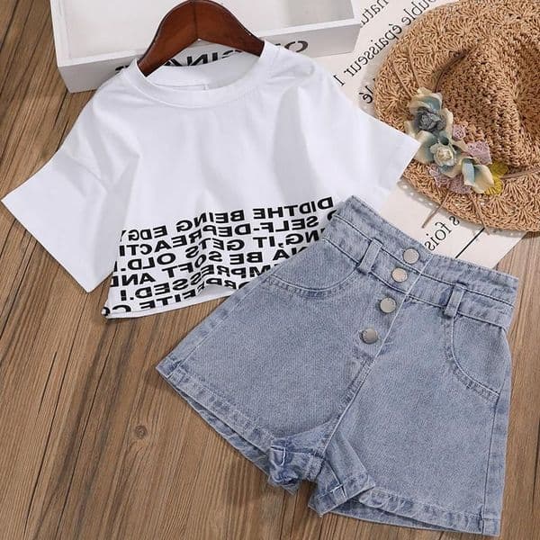 Clothing Sets Summer Kids Girls Clothes Set Teen Girl Crop Tops Tshirt Denim shorts 2pcs Girl Outfits Baby Girls Clothing 4 7 10 to 12 year 230417