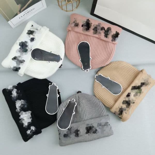 Designer Beanies Warm Knit Hat Sanskrit Pattern Autumn and Winter Thickened Woolen Fashion Cold Hat