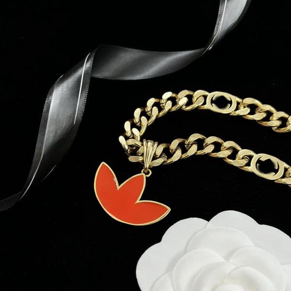 Design Pendant Necklace High Quality Jewelry Luxury Necklace Valentine's Day New Year Gift Box Jewelry Gift Box