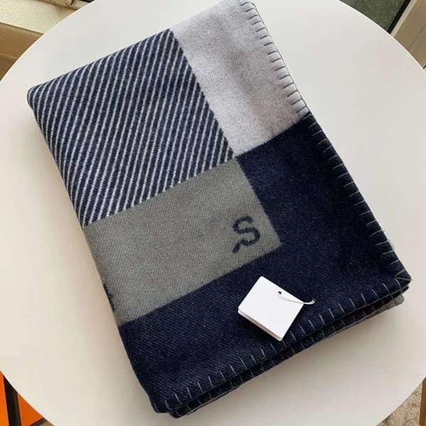 TOP QUAILTY Thick Home Sofa Selling NEW Blankets Beige Yellow Nevy Blanket and Cushion Big Size H good quailty blanket Wool Y260525