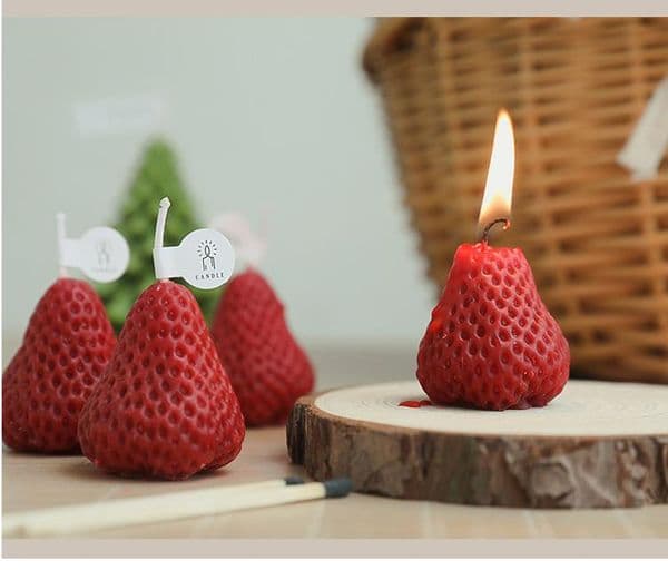 1PC/4PCS Strawberry Decorative Aromatic Candles Soy Wax Scented Candle for Birthday Wedding Candle Inventory Wholesale SN655
