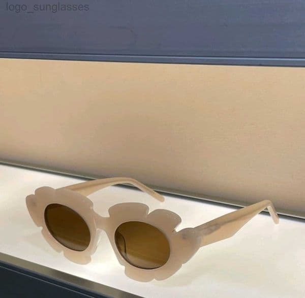 Designer Flower Sunglasses Nude/Dark Grey Lens Cateye Shape Women Fashion Summer Sunnies 2024 Oversize Sunglasses UV400 Eyewear High quality One sunglass