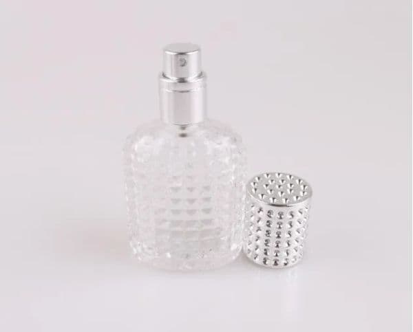 New Style 30ml 50ml Pineapple Portable Glass Perfume Bottle With Spray Empty Parfum Case With Atomizer For Cosmetic