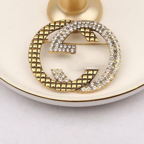 20style Brand Desinger Brooch Women Crystal Rhinestone Pearl Letter Brooches Suit Pin Fashion Gifts Jewelry Accessories High Quality