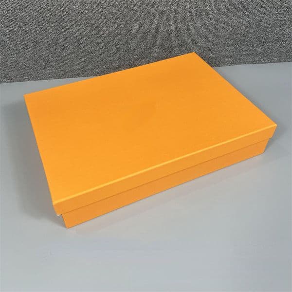Designer Gift Wraps L Clothing Packaging Box Universal Coat Scarf World Cover T-shirts Gift Box and Paper Bags