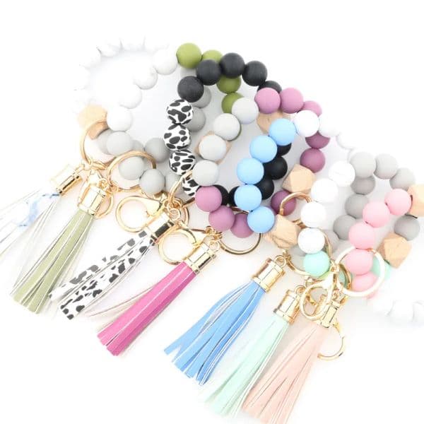 14 Colors Wooden Tassel Bead String Bracelet Keychain Food Grade Silicone Beads Bracelets Women Girl Key Ring Chain Wrist Strap Pendant Leather Party Favor Gifts